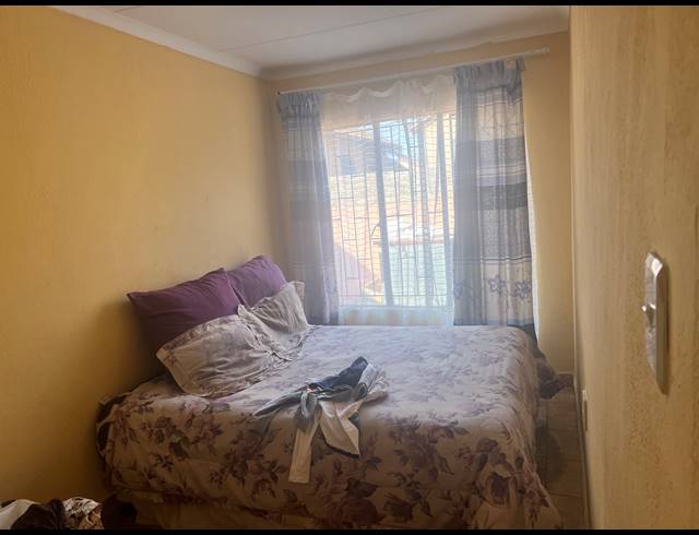 2 BEDROOM FREEHOLD FOR SALE IN SOSHANGUVE VV